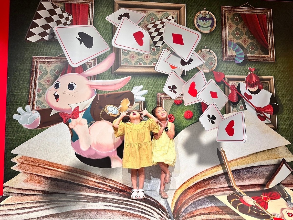 アリスの世界を体感！